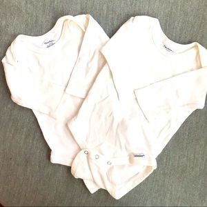 0/3 months white onesies and bonus tee